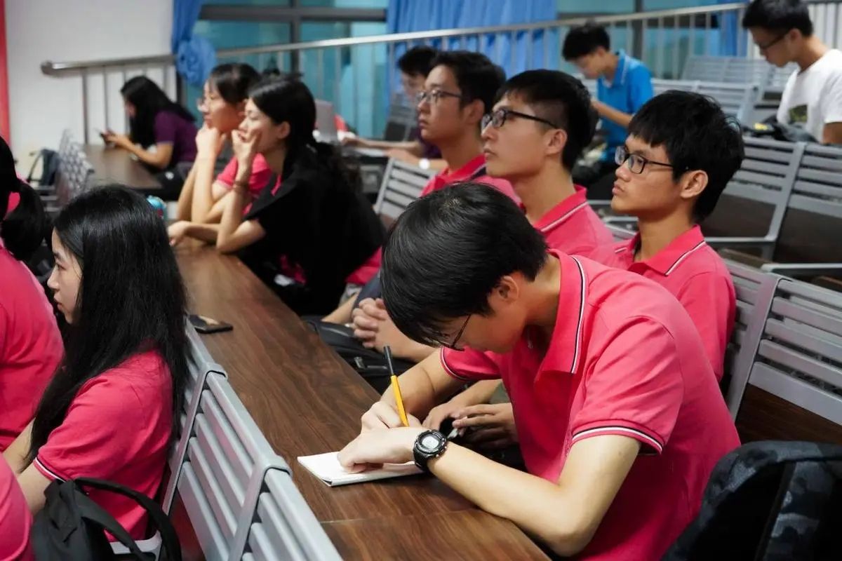 word文档填表打不出来字,简历表格里空格打不出来