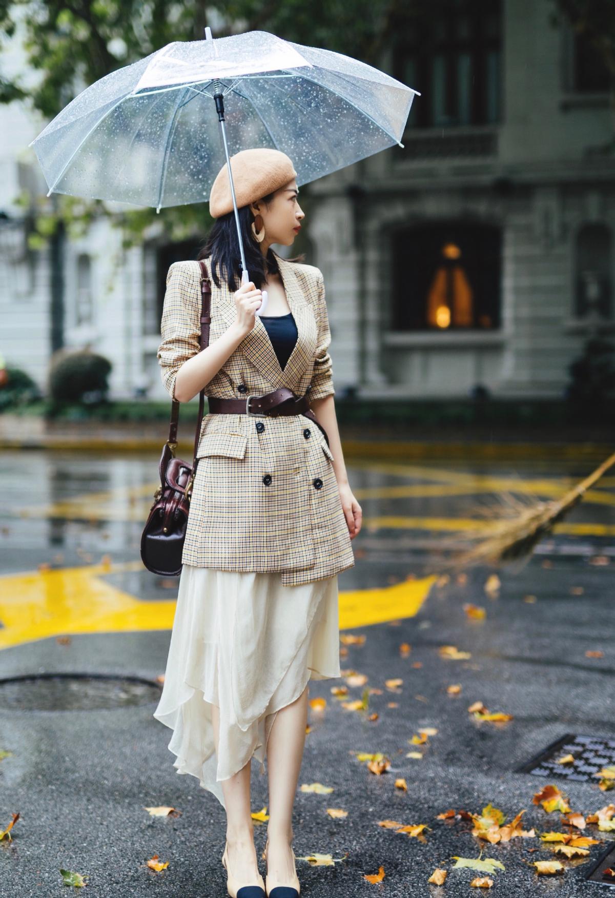 一条“腰带”打造衣橱精致感，学习博主三木怎么搭，高级又有气质