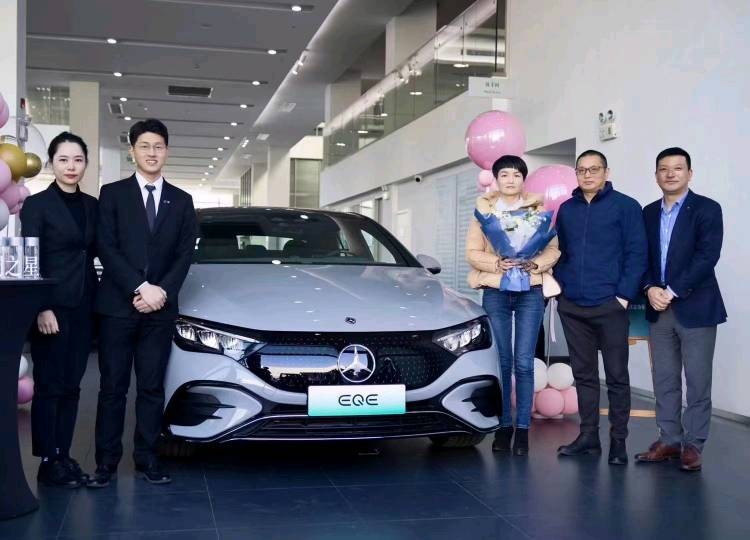 eqe售价350,eqe18万