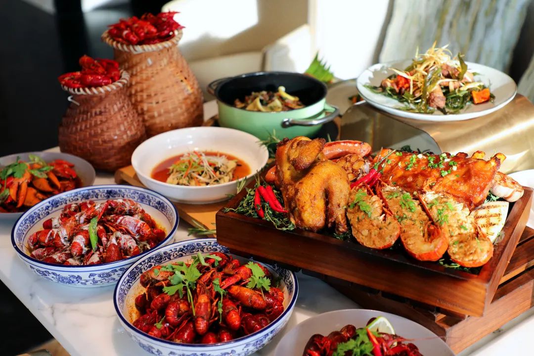 上海探店好吃不贵,探店上海和平饭店一桌子菜