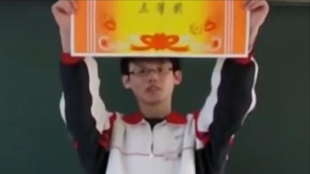 男孩被老师约谈心脏猝死,16岁男孩被老师约谈心脏病猝死