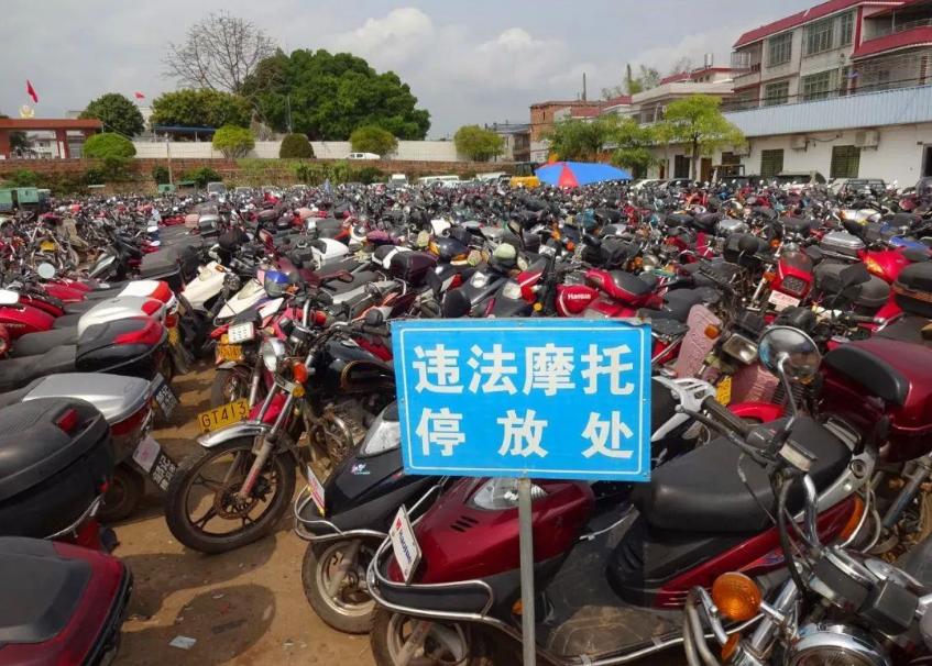 摩托车到了报废期必须要报废吗,二轮摩托车到了报废期不去报废