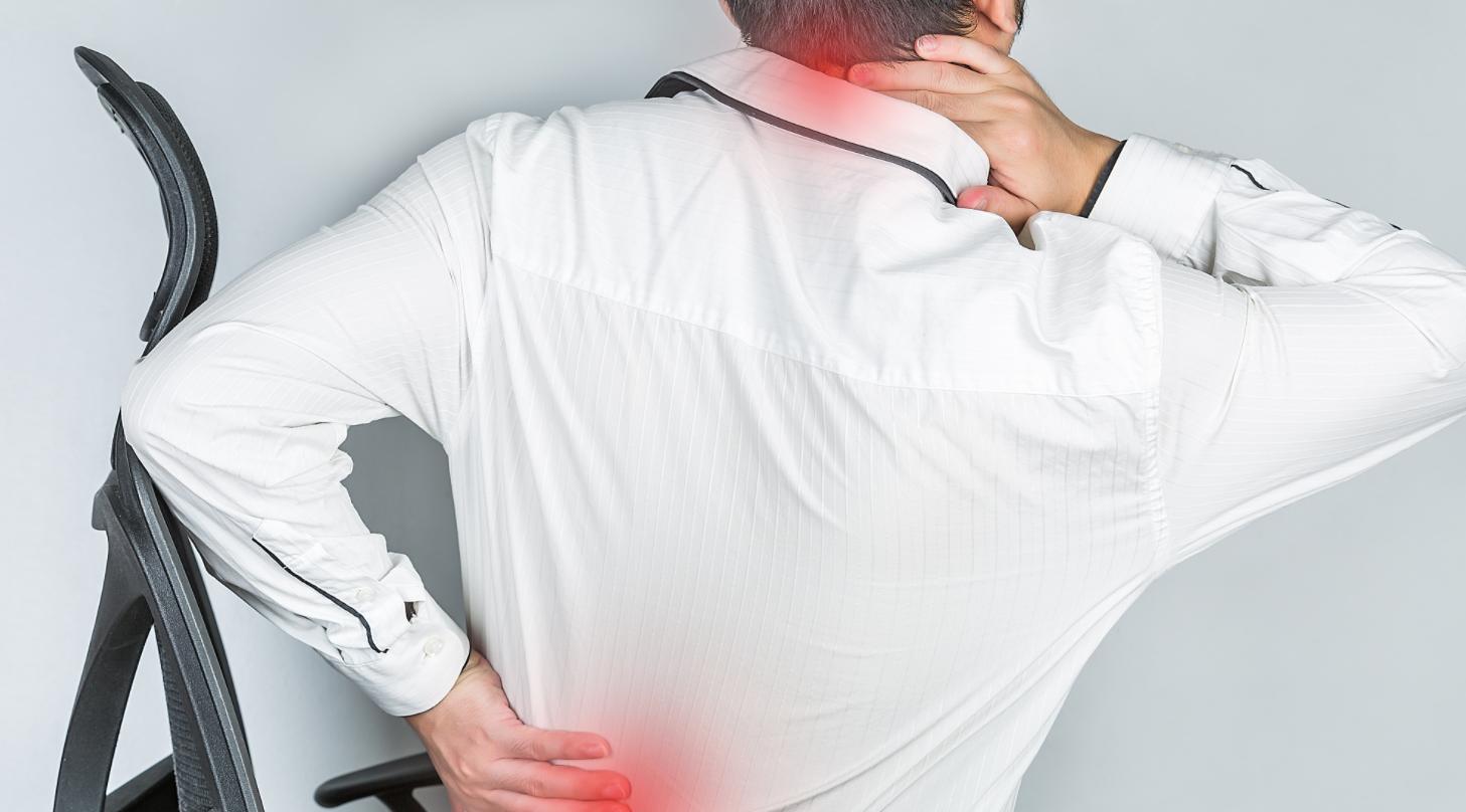 手麻肩胛骨区域疼痛是怎么回事,肩胛骨痛导致手麻怎么医治