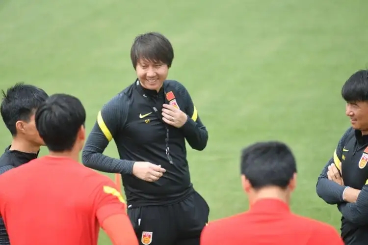 高洪波李铁李霄鹏朱广沪各自成绩,李霄鹏国足个人简历