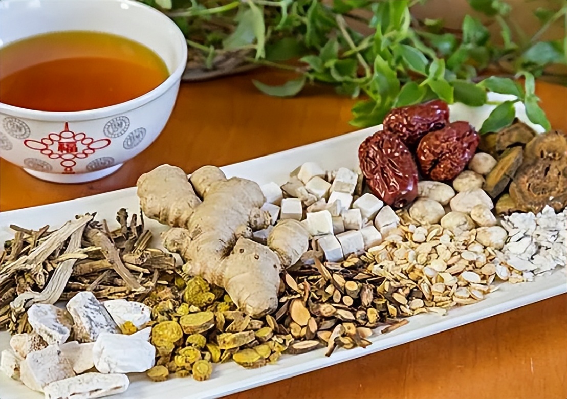 帕金森病的中医辨证与治疗,帕金森病可用中草药治吗