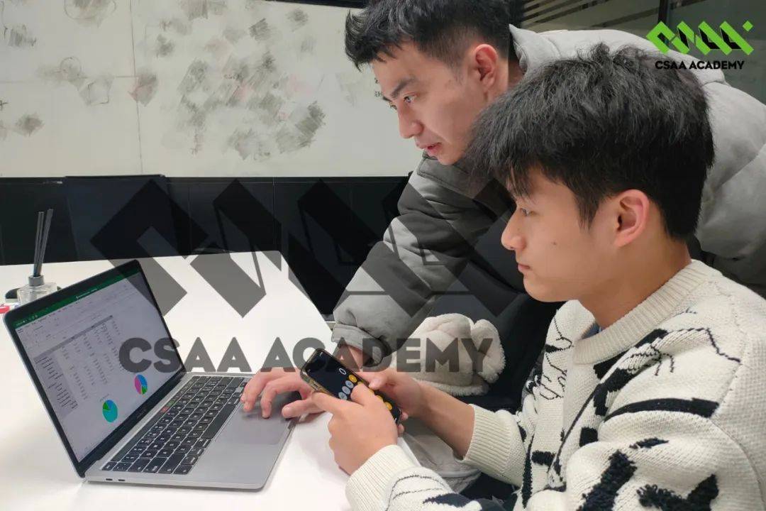 这个16岁的高中生，用6天搭建了一个未来品牌……