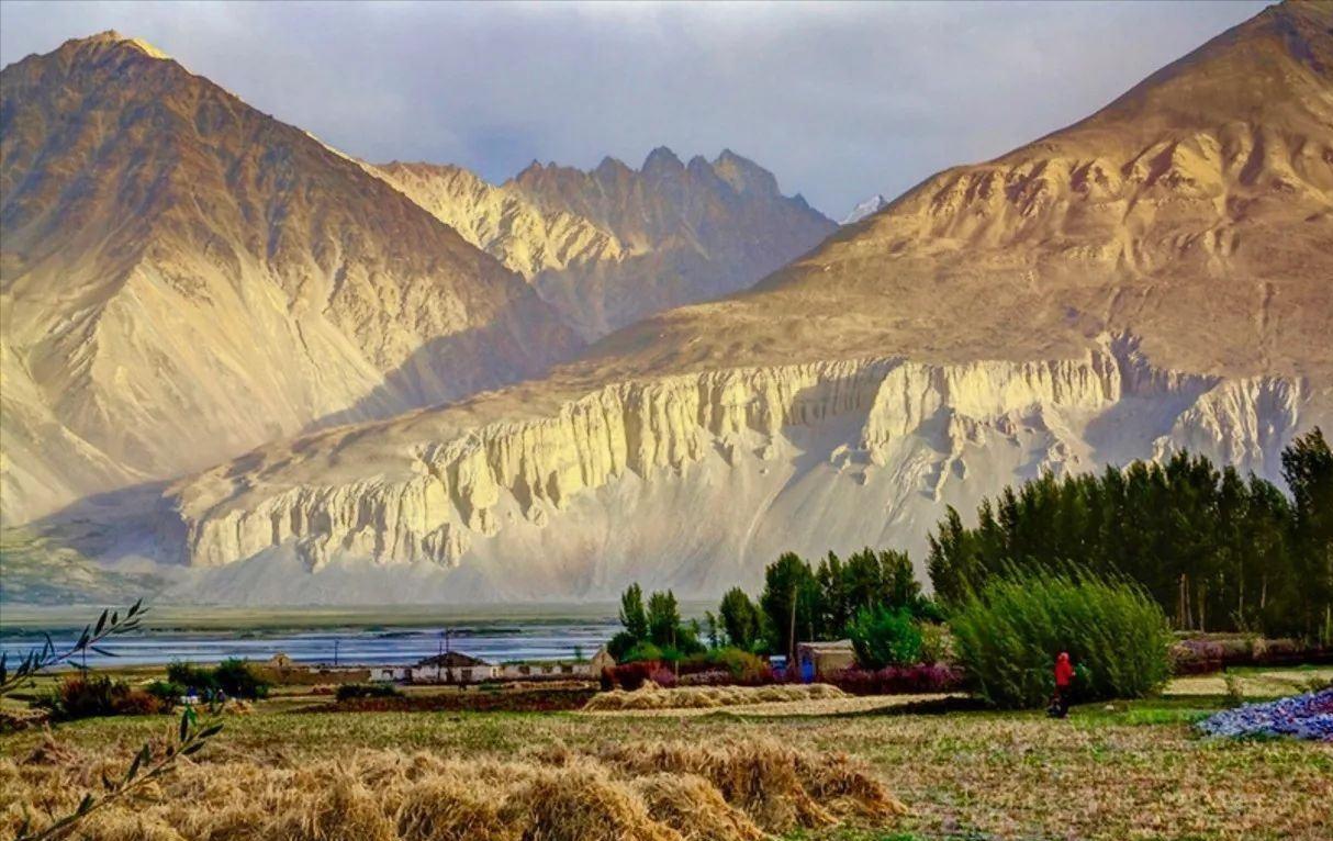 哈萨克斯坦中国邻居,中国的邻国塔吉克斯坦