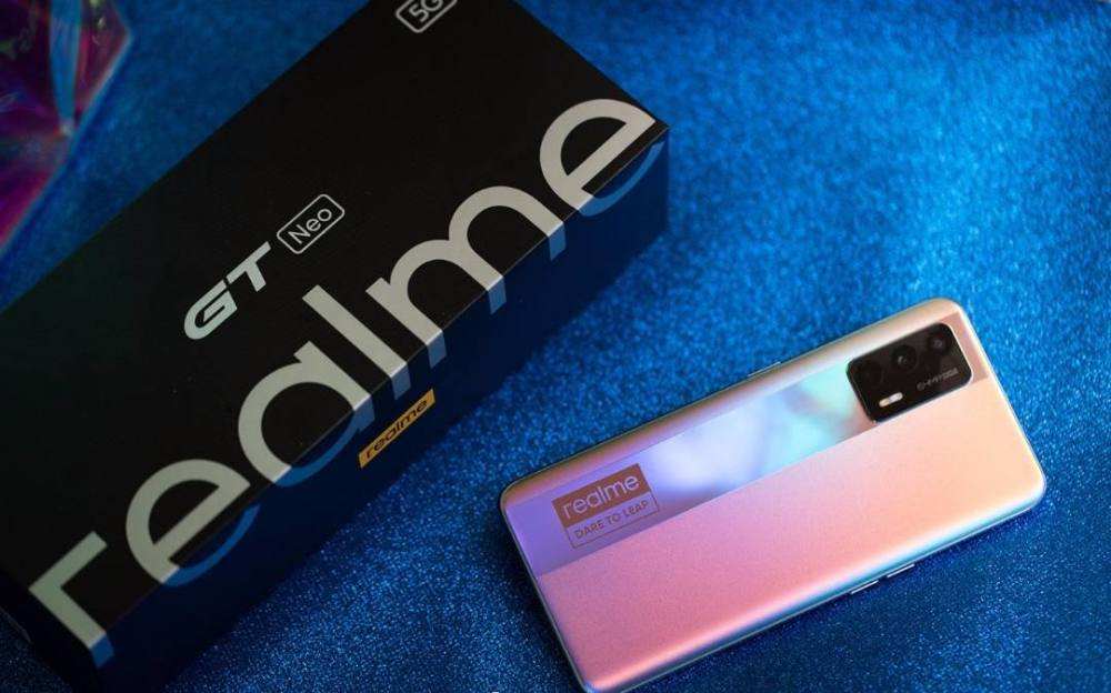 realmegtneo跟闪速版对比,realmegtneo闪速版和标配版区别