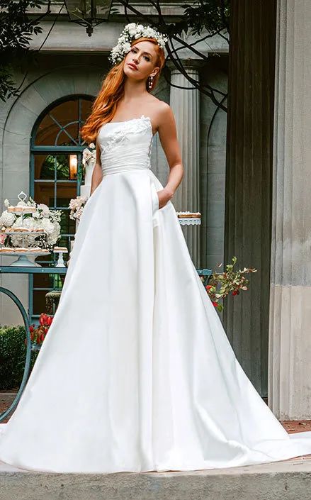 亚洲婚纱女王杀进内娱，女星们集体坐不住了