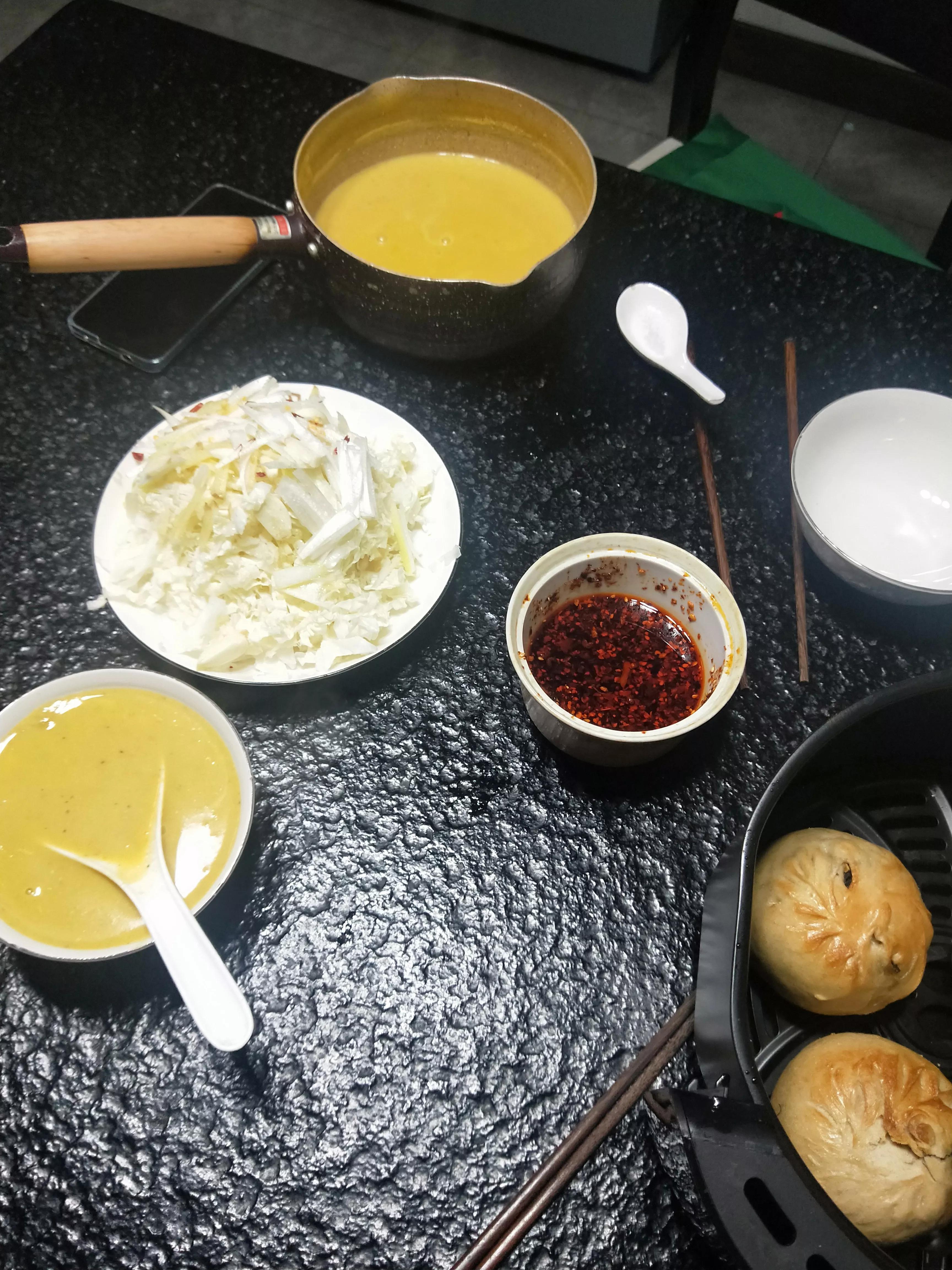 杨绛写的我们仨讲的是什么,杨绛写我们仨的时候多少岁