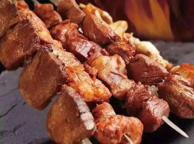 gdp和中国相当的国家,美国gdp是俄罗斯多少倍