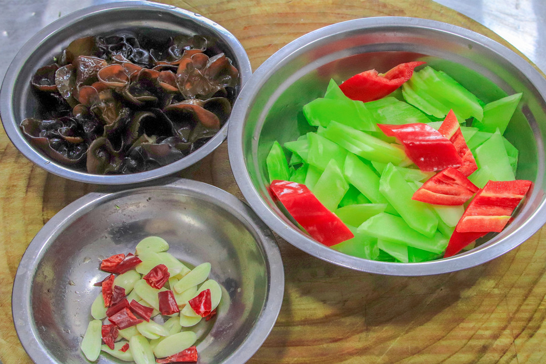 保护肝脏的最佳菜谱,这4种食物是养肝的好食材