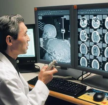 临床医学怎么考药师资格证,临床医学怎么样张雪峰