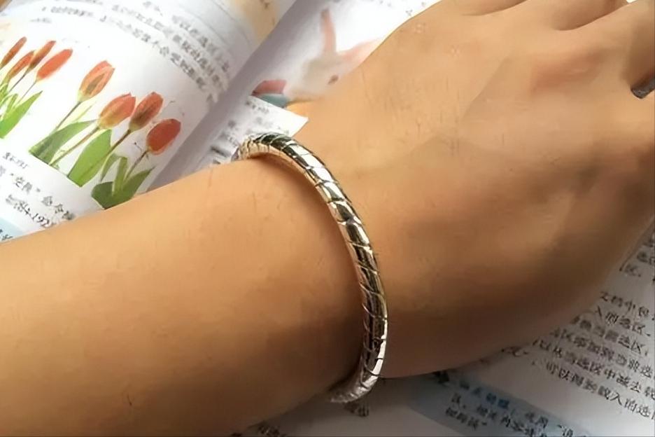 俗话说：“男不戴金，女不戴银”，为什么这么说？有没有道理？