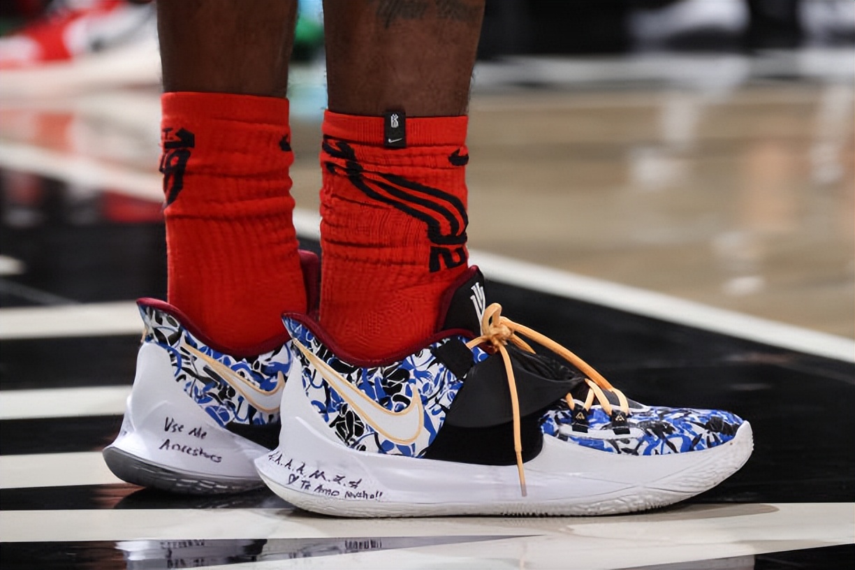 附加赛拉塞尔上脚鞋,拉塞尔李宁比赛