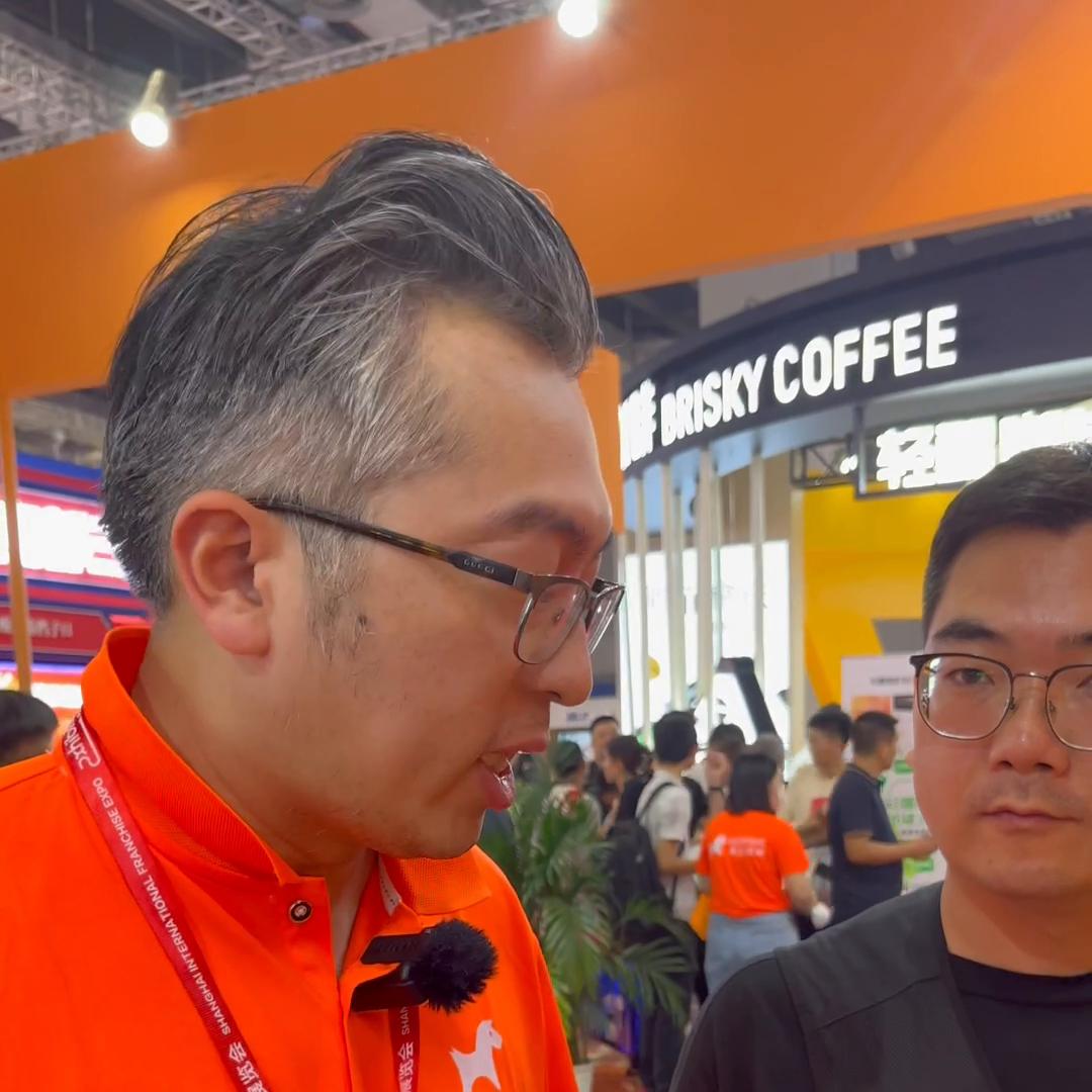 挪瓦咖啡上亿店,拿了4个亿赚了80个亿