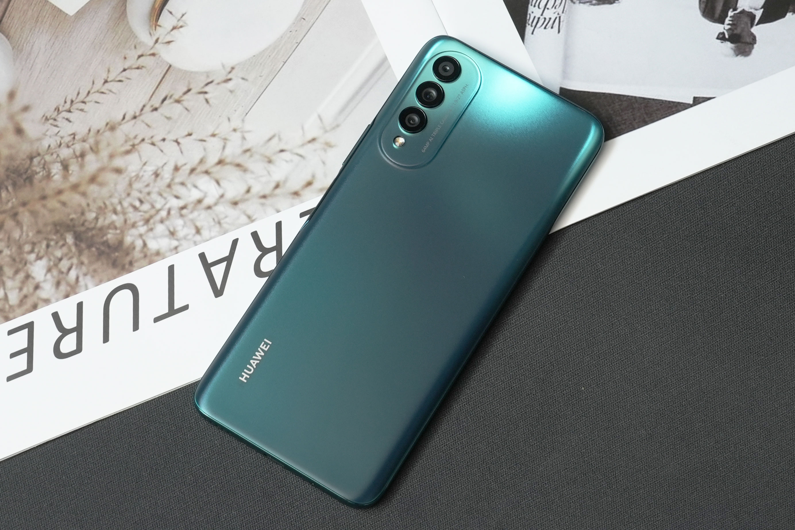 华为nova10z评测：快充/磨砂/高像素“低价高配”的诚意之作