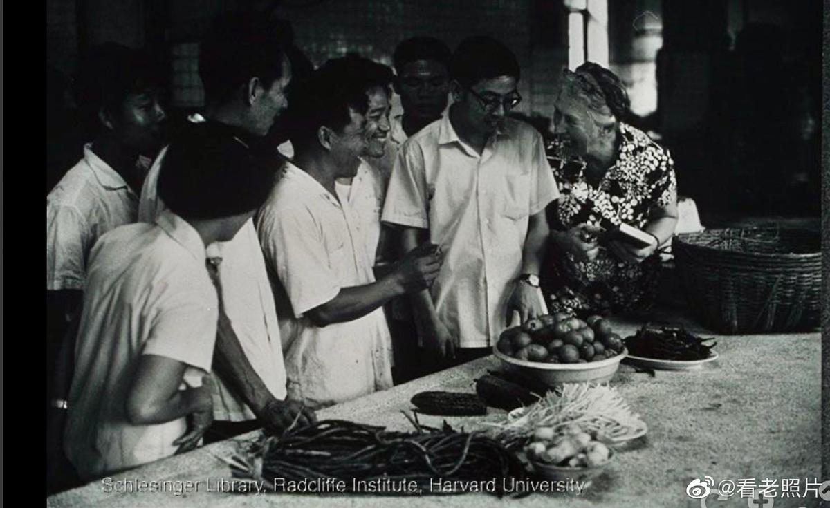 慈禧真人照片对比,清末老照片慈禧眼袋下垂