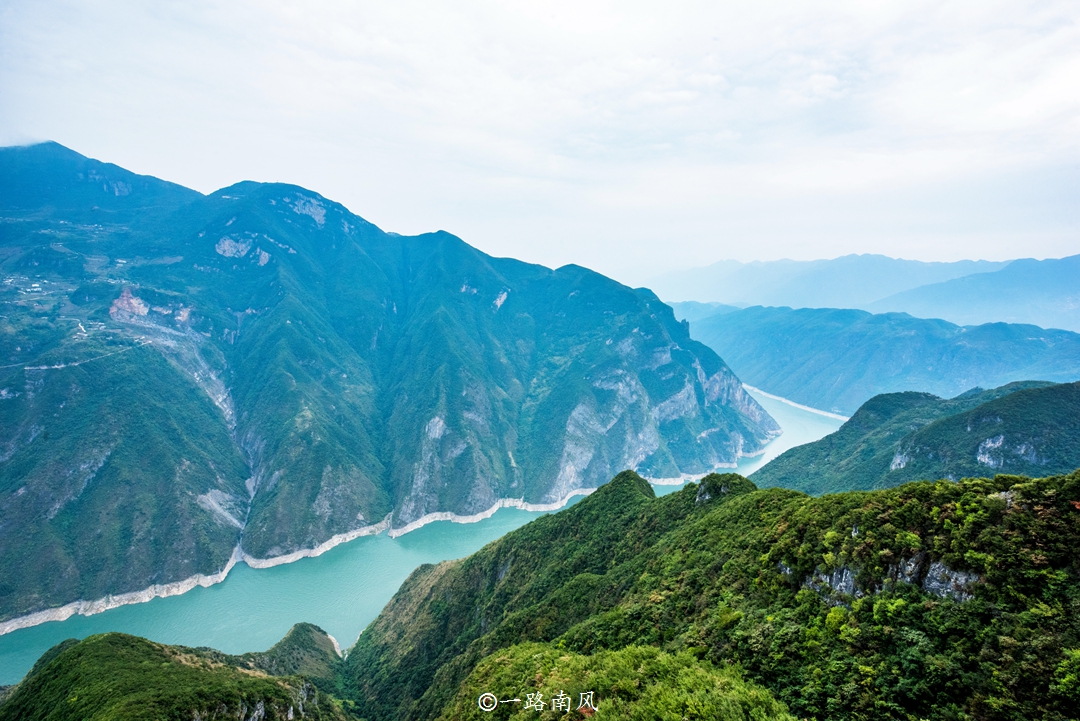 重庆有巫山这个地方吗,湖北和重庆交界的地方巫山