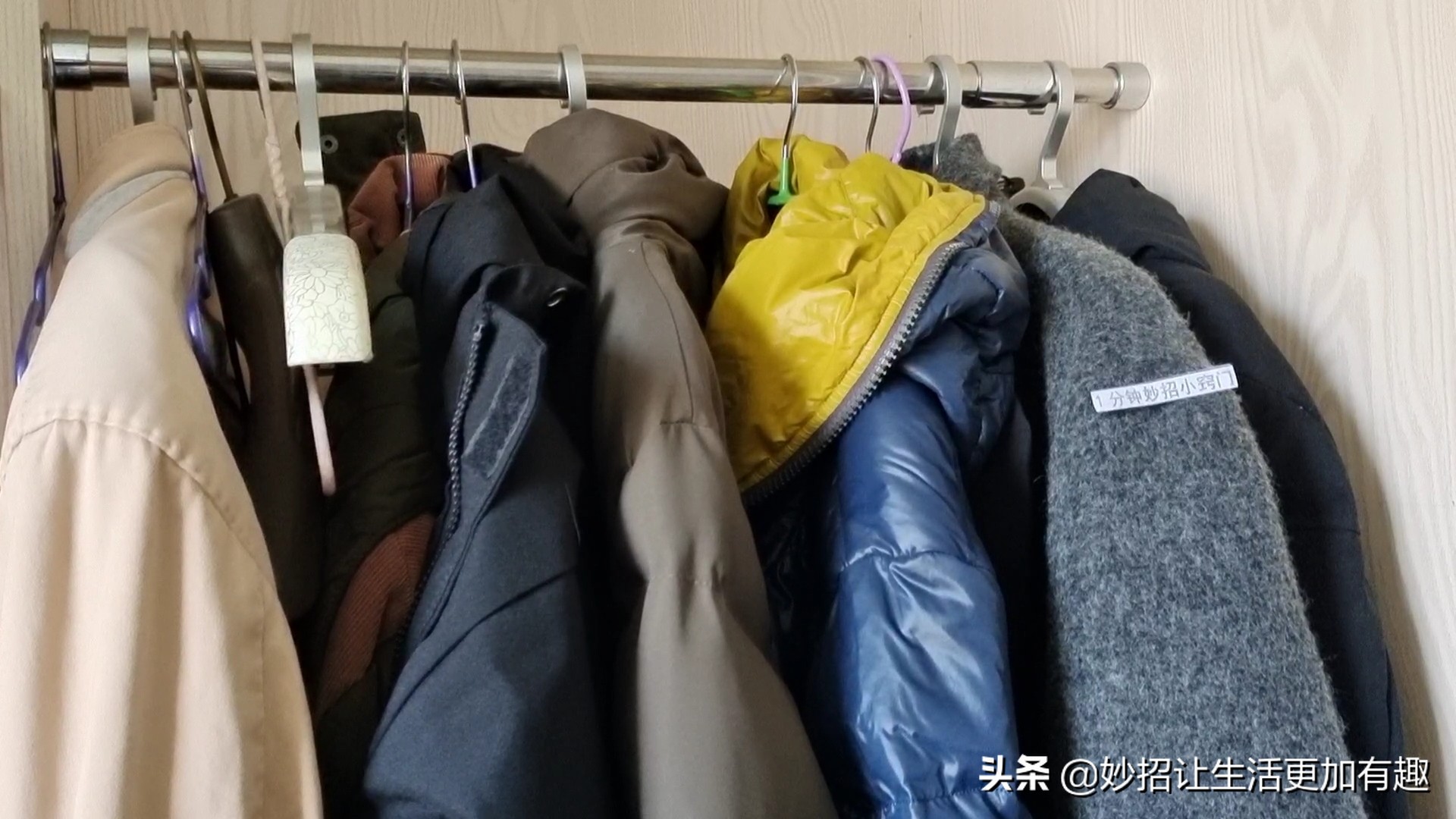 衣橱太深怎么收纳衣服,家里衣服太多怎么办