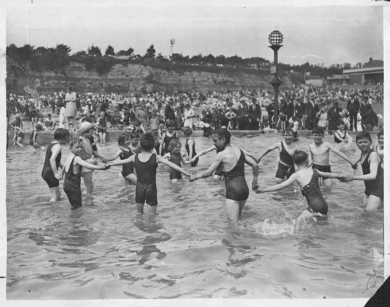 20世纪泳衣老照片,泳衣变化老照片