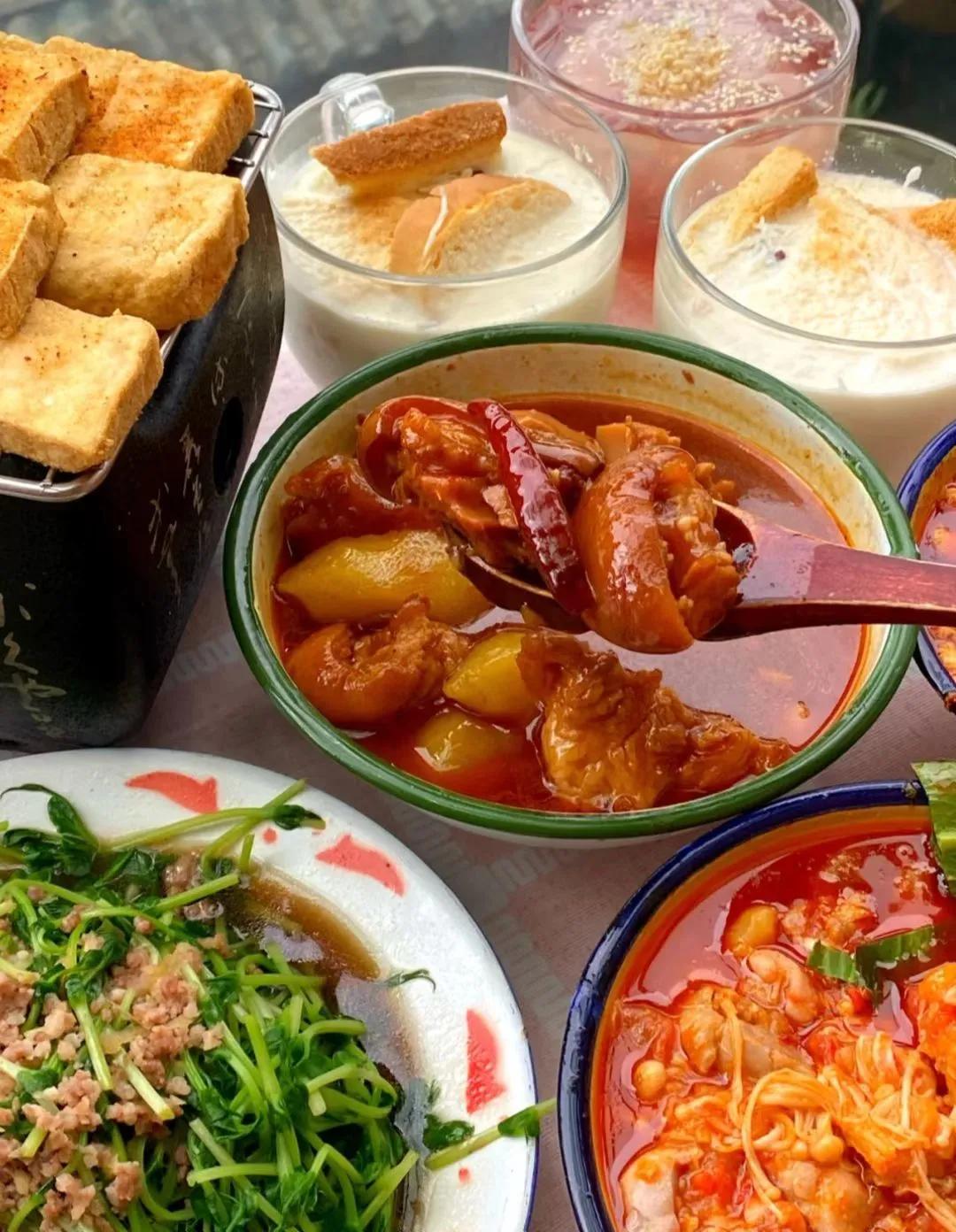 昆明及周边特色川滇味餐厅,昆明市藏在巷子里的老火锅