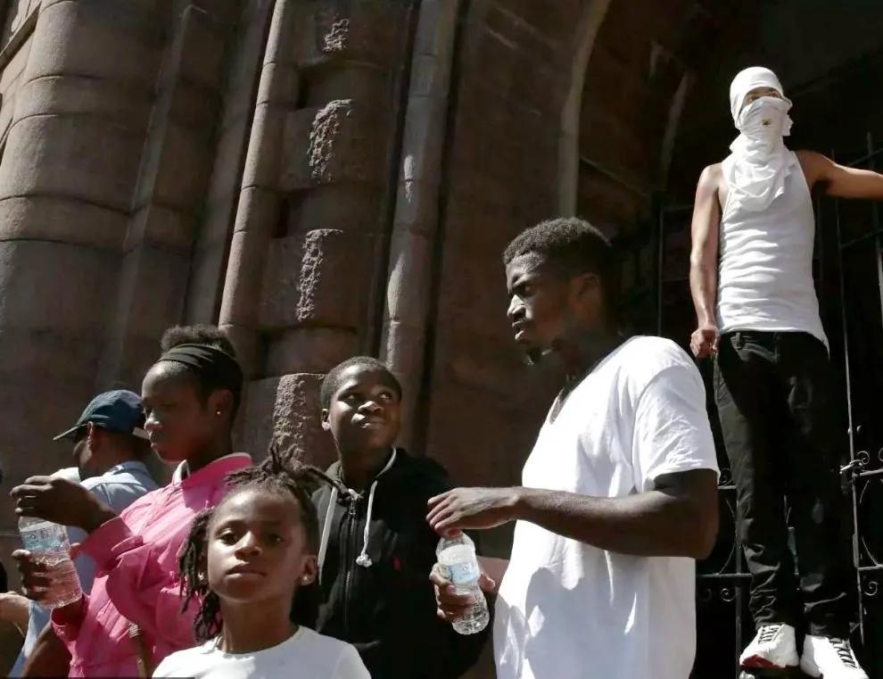 法国为什么有这么多黑人？跟美国又有什么区别呢