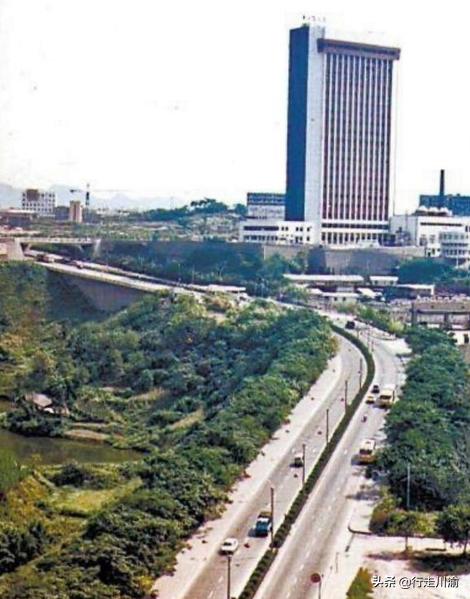 重庆工贸大厦为何荒废,重庆南坪废弃大楼