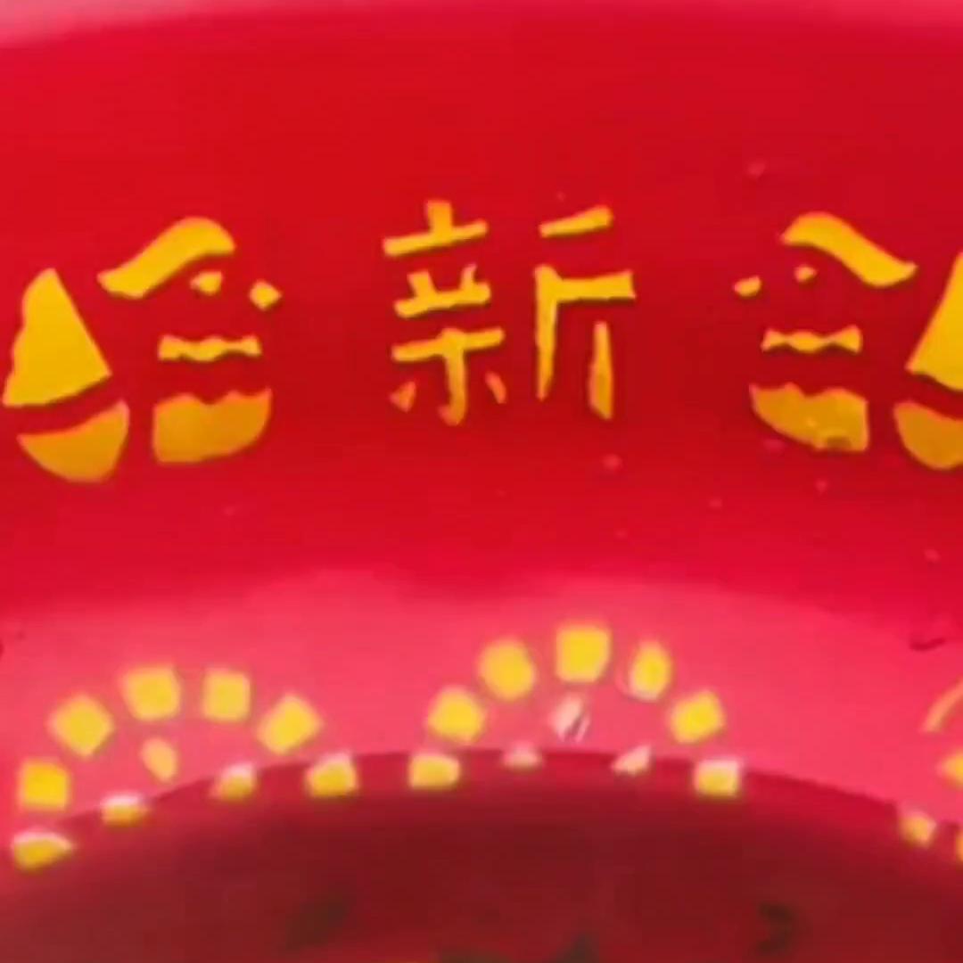 到了夏天爱出汗咋回事,夏天出汗前胸后背都是油还很痒