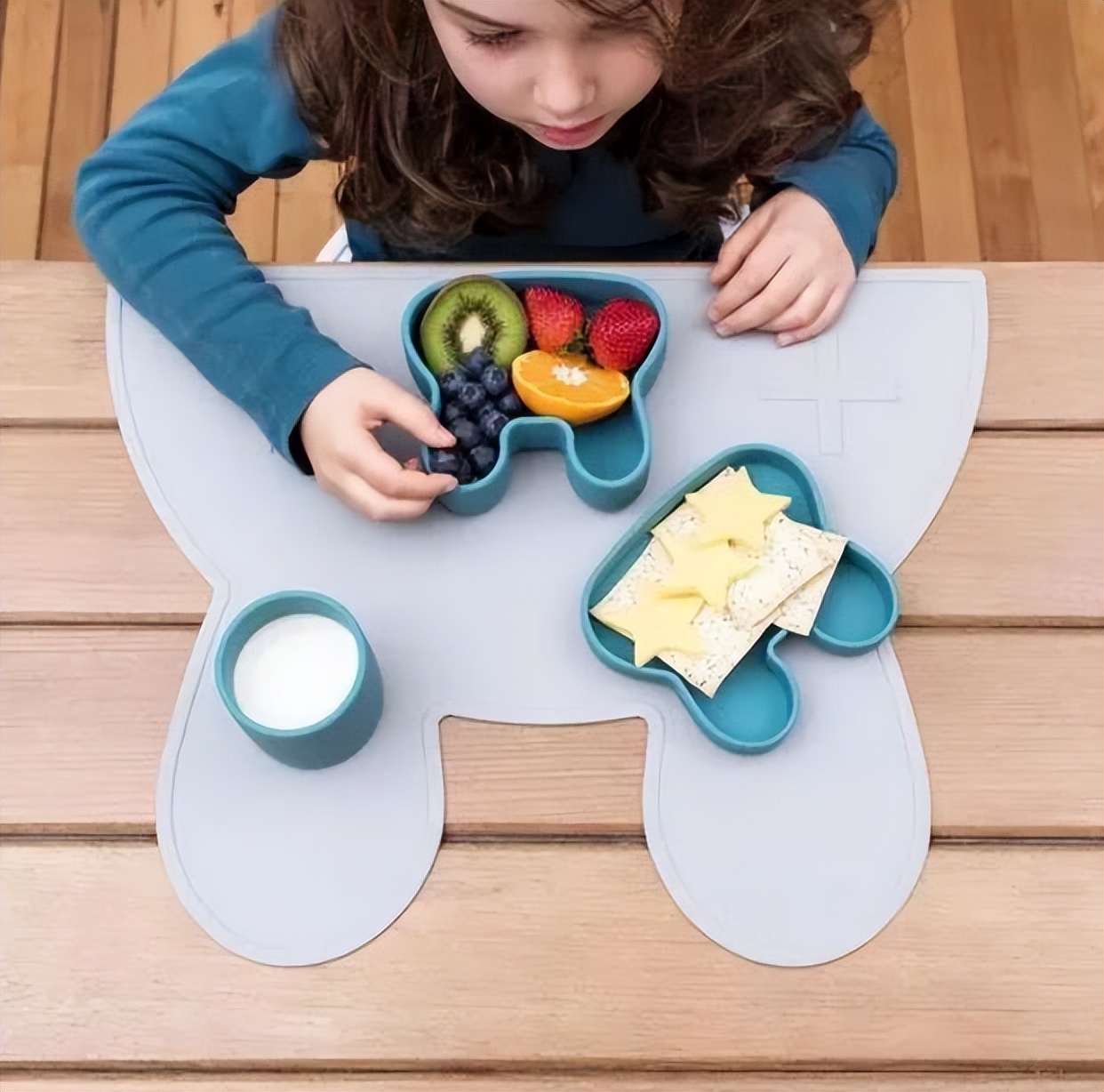 别再乱喂孩子吃东西了,别再给宝宝多喂辅食了