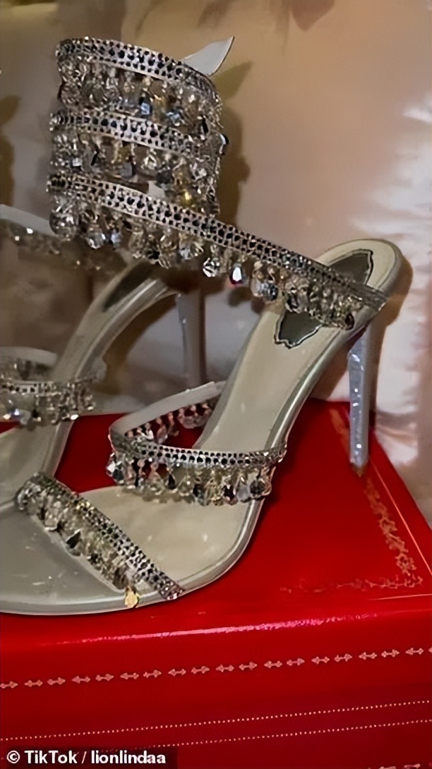 妻子吐槽丈夫对我太抠门,妻子吐槽丈夫对自己抠门