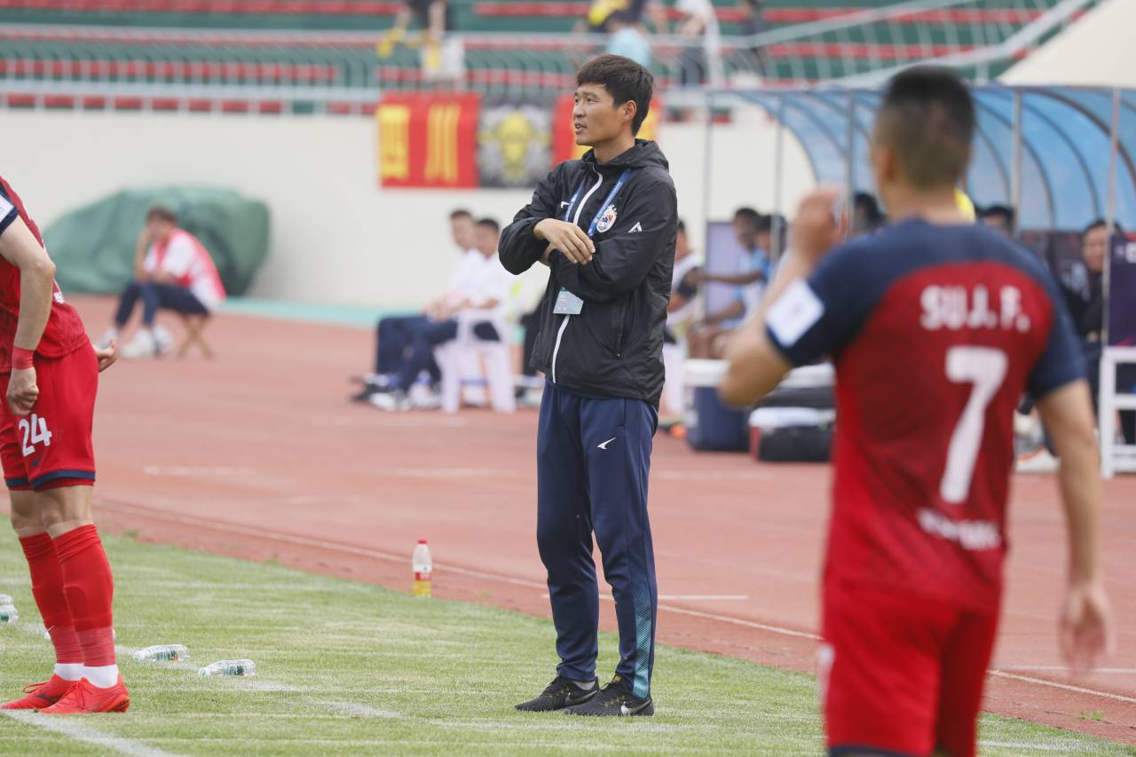 刘金东和球迷互动,刘金东谢场