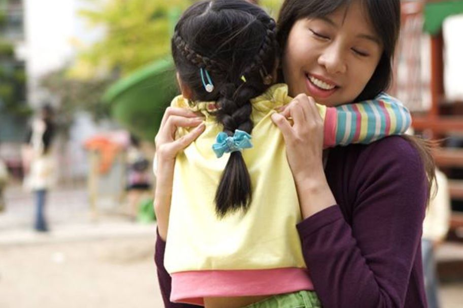 英国13岁男孩当爸现在怎么样,13岁当爹的英国少年近况