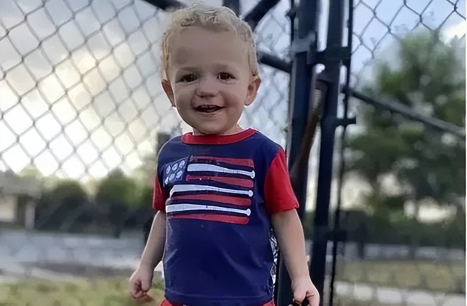 1岁宝宝误服疏通剂后家长又喂热水，医生：二次伤害更可怕