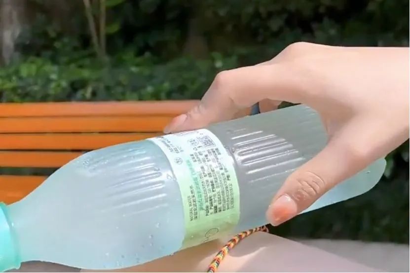 室内太热有快速降温的小妙招吗,在没有空调的房间怎么快速降温