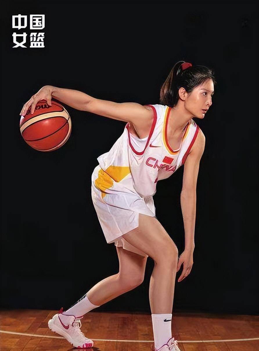 中国女篮王思雨照片好看一点的,徐杰和张茹王思雨身高啥关系