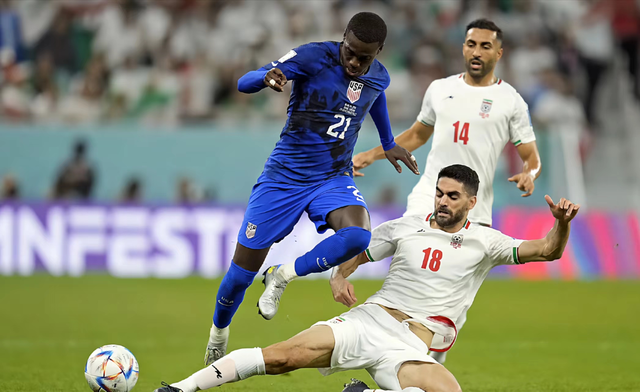 2022年诗意世界杯第一回山回路转不见君，雪上空留马行处