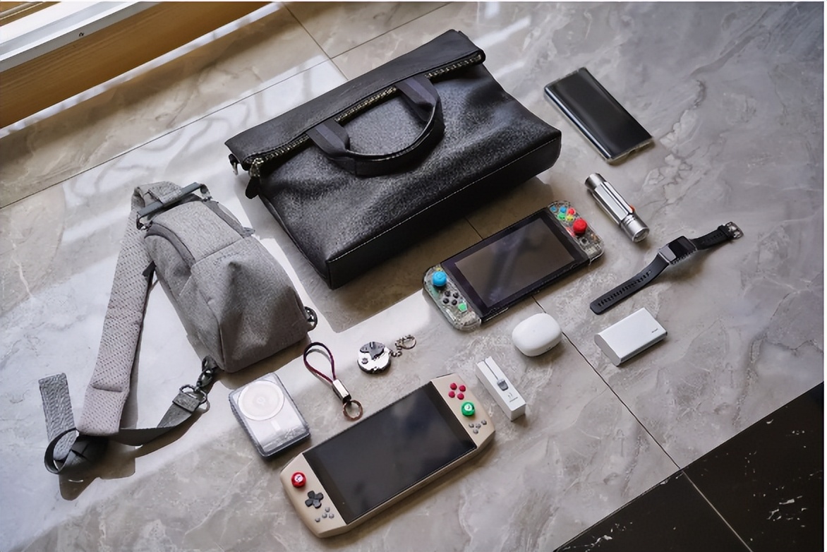 出门必备的10个好物推荐,出门必备10件好物一个包