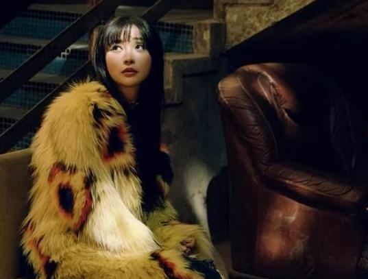 柳岩水蜜桃西装,柳岩水蜜桃礼服