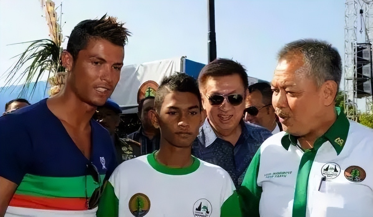 16岁的马拉多纳,16岁足球身价9000万