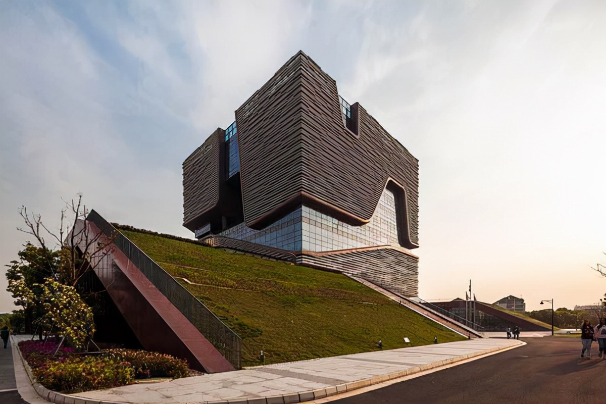 如何选择靠谱的中外合作办学院校,中外合作办学专业值得报考吗