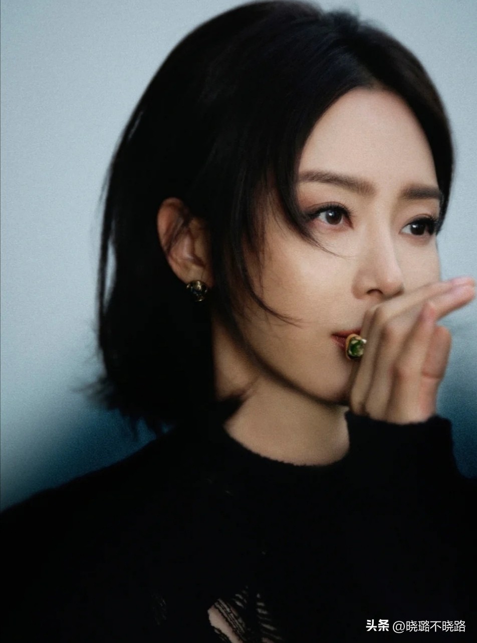 头发不要留黑长直也别留超短发,超短发不显老的烫发