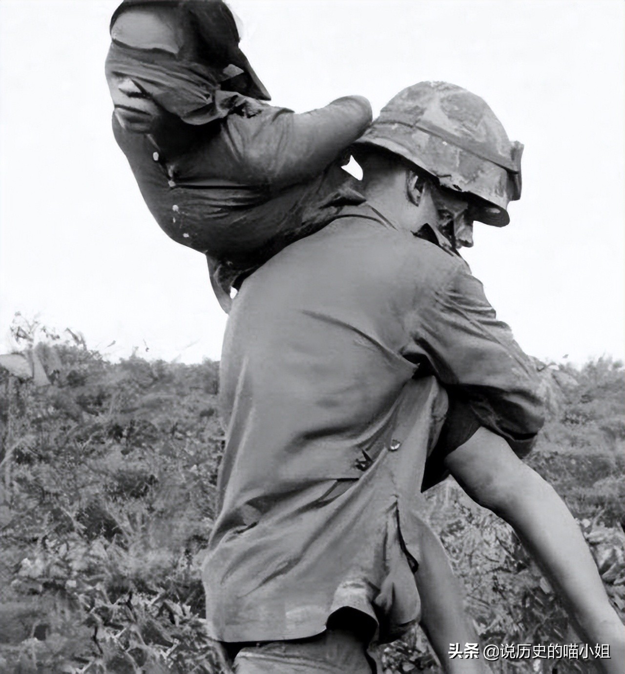 越南战争时期，美军是如何刑讯逼供落入手中的越南女兵？