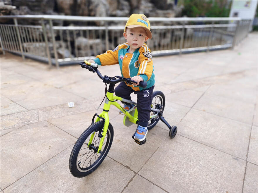 酷骑城市款儿童自行车f3,酷骑f3和迪卡侬儿童自行车哪款好