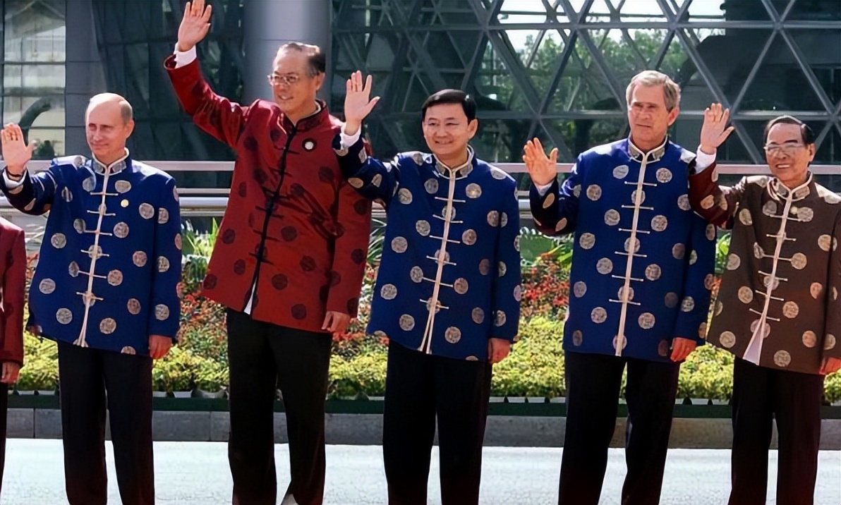 今日缅*果敢甸**：国门汉字已被更换，现使用缅文成主流