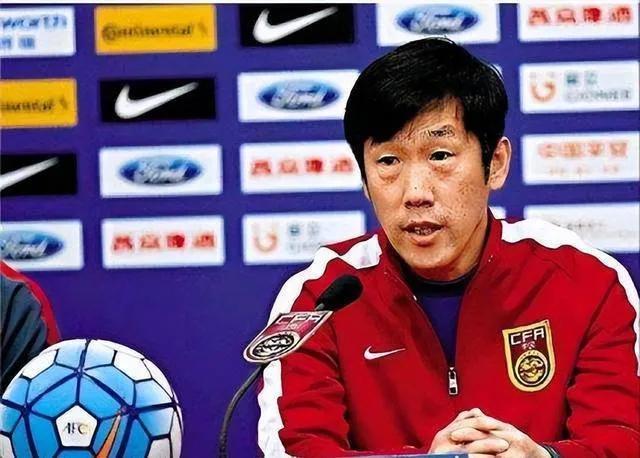中国足协该请谁当主教练,中国足协有国家官员吗
