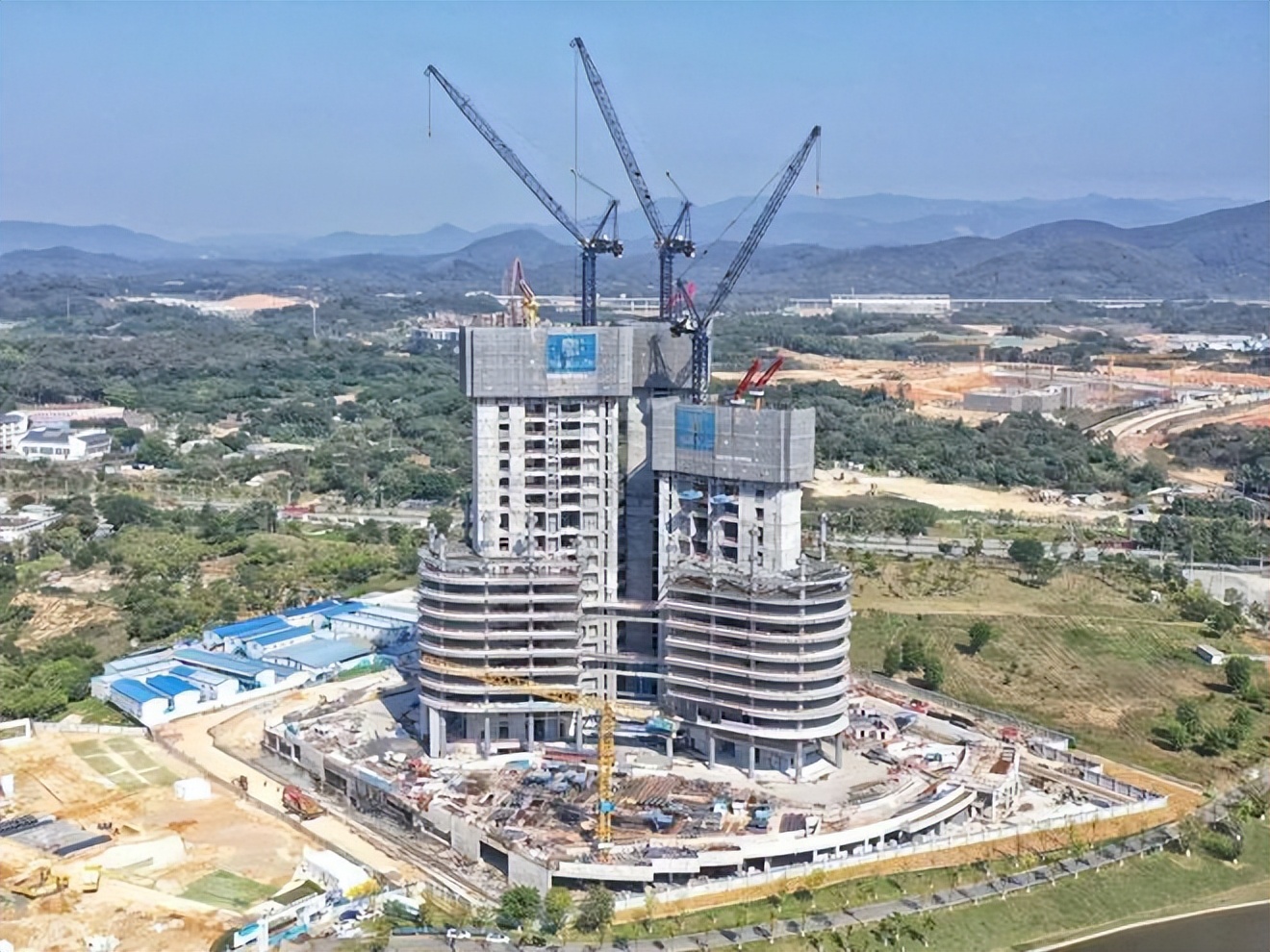 广州黄埔在建300米以上的高楼,广州黄埔488米地标还要建设吗