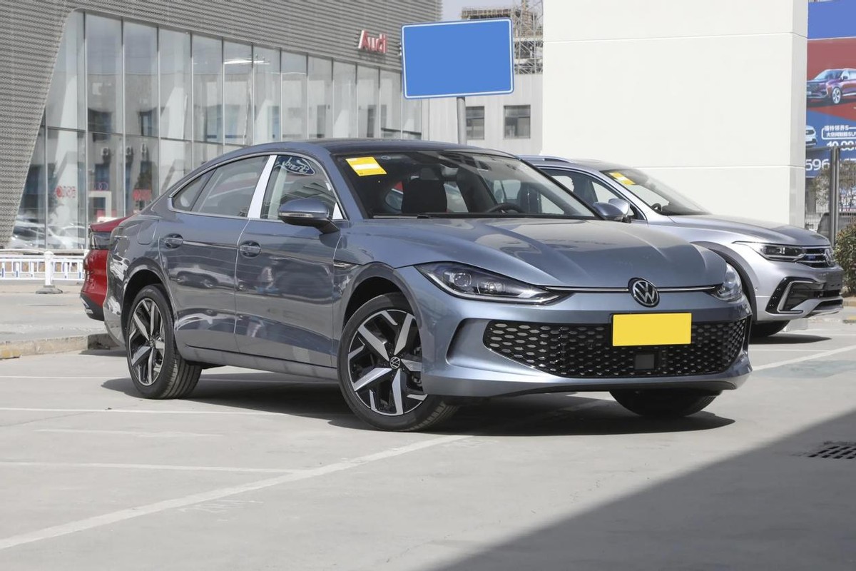 年轻人第一次买车，试完本田雅阁，再试大众凌渡L，才知道选谁好