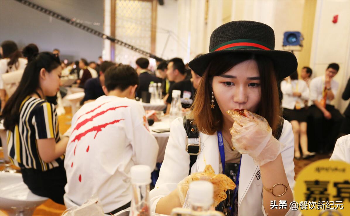 销量下降30%，年轻人为何不爱吃鸭脖了？网友：强行加称无法接受