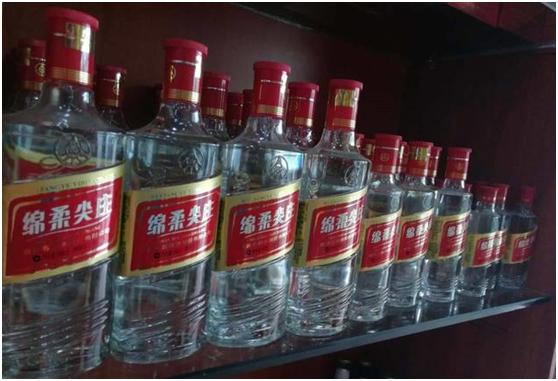 超市里不起眼的4款“廉价酒”,隐藏在超市货架上的4款廉价酒